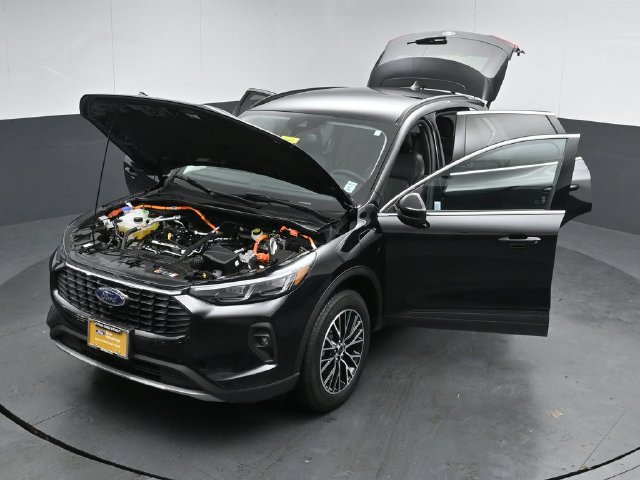 Certified 2026 Ford Escape SE w/ PHEV Premium Package FWD image 55