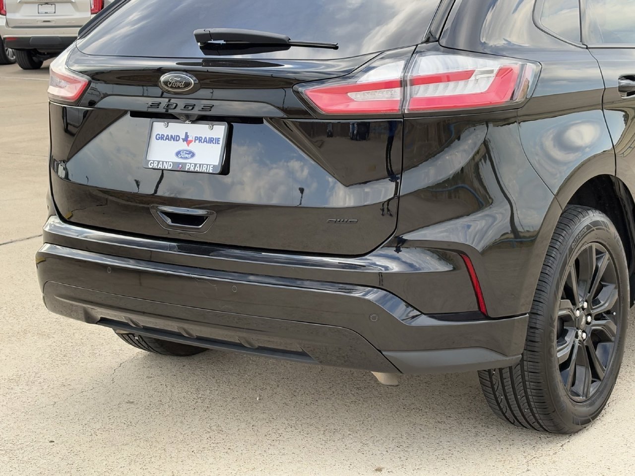 Certified 2024 Ford Edge SE w/ Black Appearance Package AWD/4WD image 8
