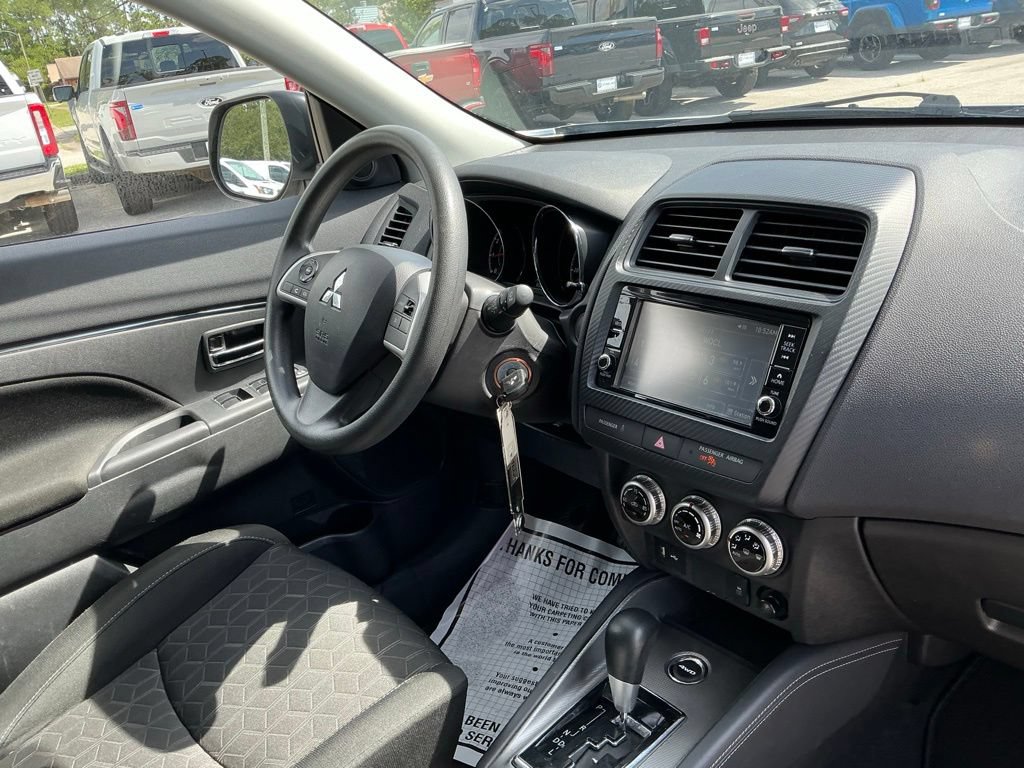Used 2025 Mitsubishi Outlander Sport ES AWD/4WD image 17