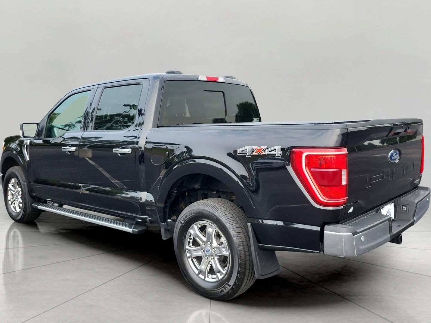 Certified 2022 Ford F150 XLT w/ Equipment Group 302A High AWD/4WD image 11