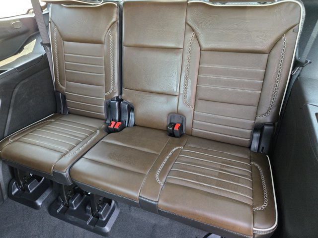 Used 2025 GMC Yukon Denali Ultimate AWD/4WD image 29