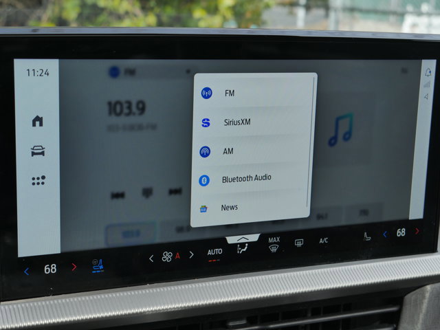 Certified 2025 Ford Explorer Platinum w/ Ultimate Package image 21