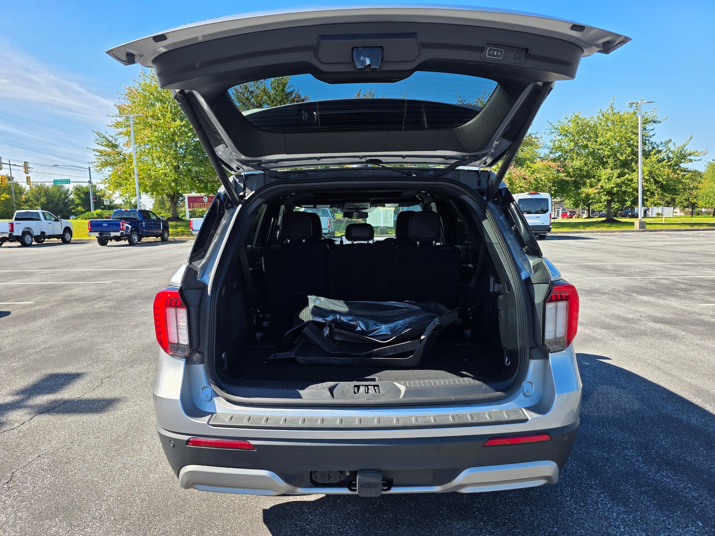 Certified 2025 Ford Explorer Platinum AWD/4WD image 9