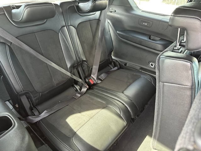Used 2024 Jeep Grand Cherokee L Laredo AWD/4WD image 12