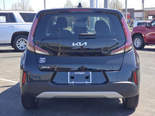 Used 2024 Kia Soul LX w/ Option Group 015 FWD image 4