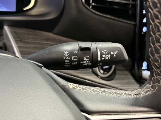 Used 2024 Jeep Wagoneer L Series II w/ Flexible Seating Group AWD/4WD image 20