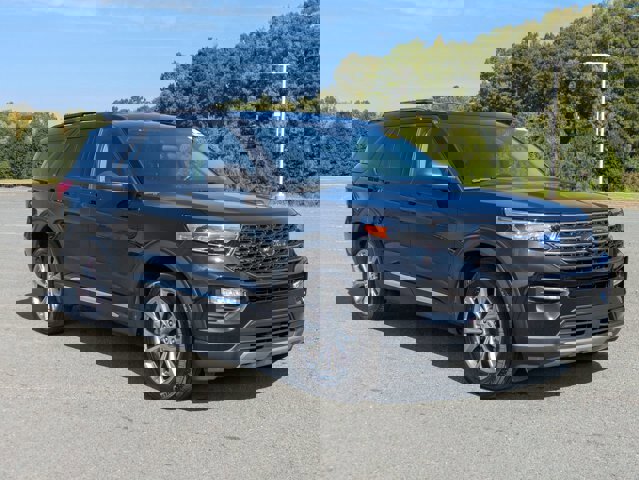 Certified 2023 Ford Explorer XLT w/ Equipment Group 202A image 2