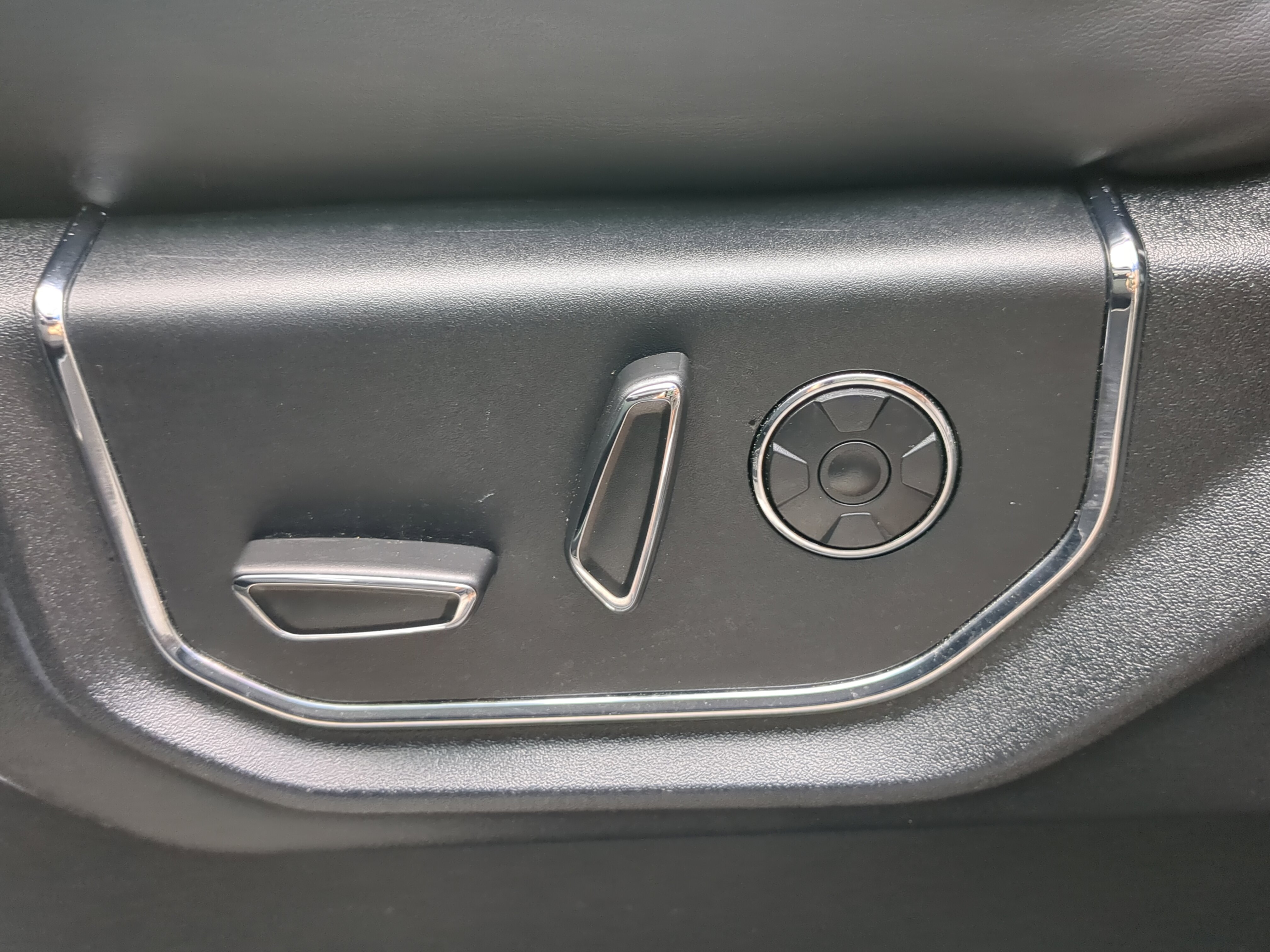 Certified 2019 Ford Expedition Platinum RWD image 30