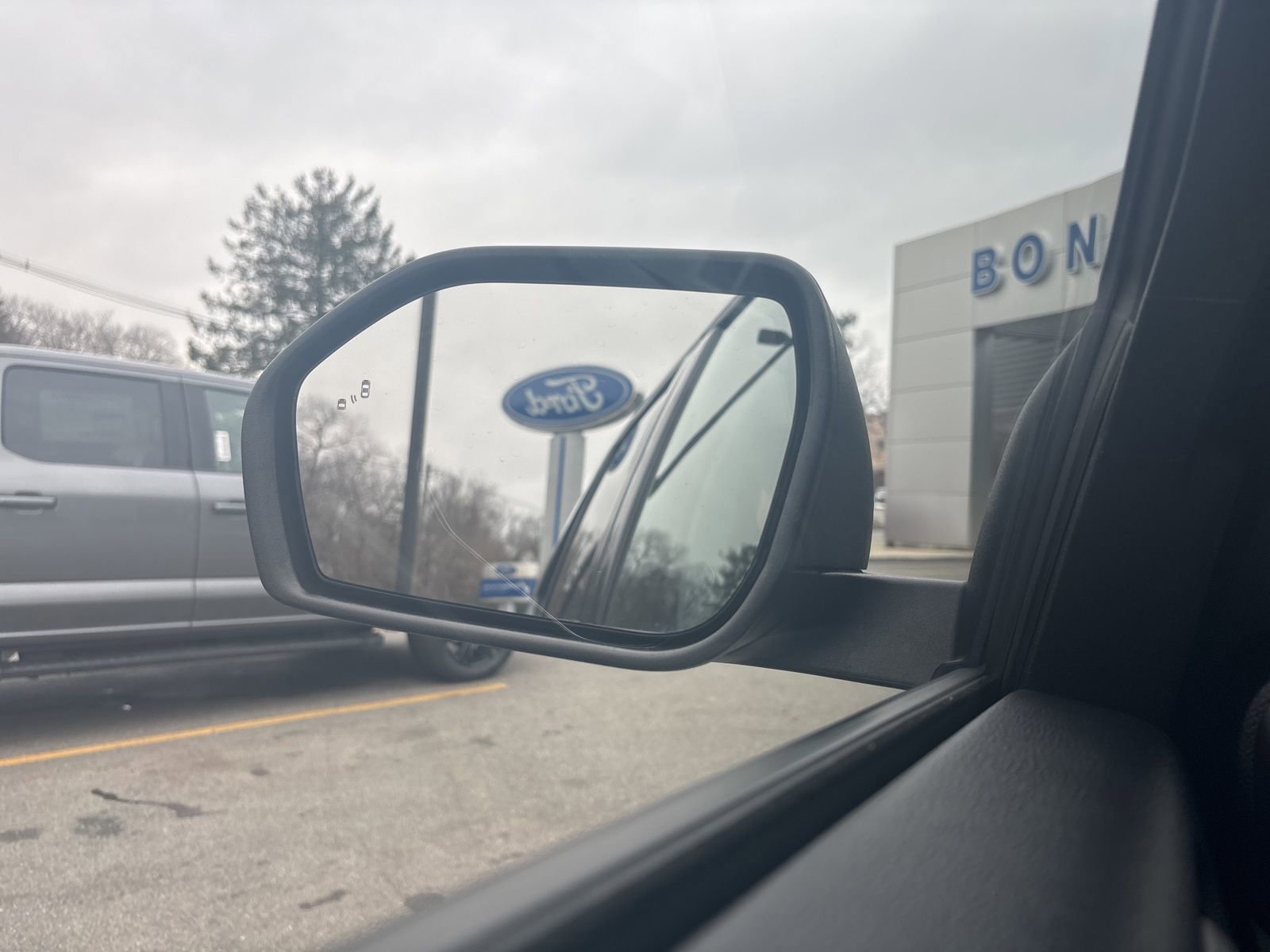 Certified 2022 Ford Explorer XLT w/ Equipment Group 202A image 27