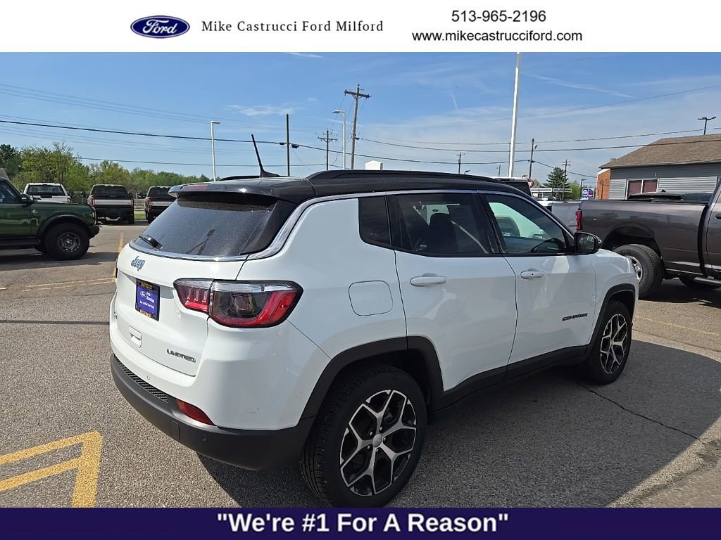Used 2024 Jeep Compass Limited image 3