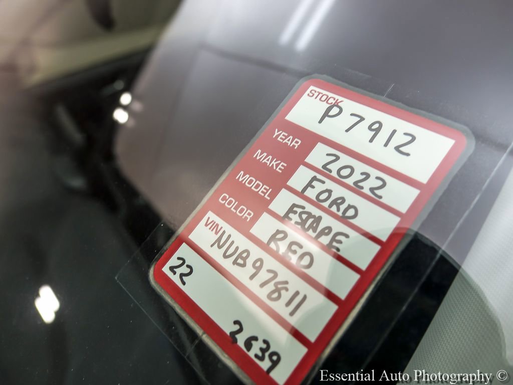 Certified 2022 Ford Escape SEL w/ SEL Stealth AWD Package image 30