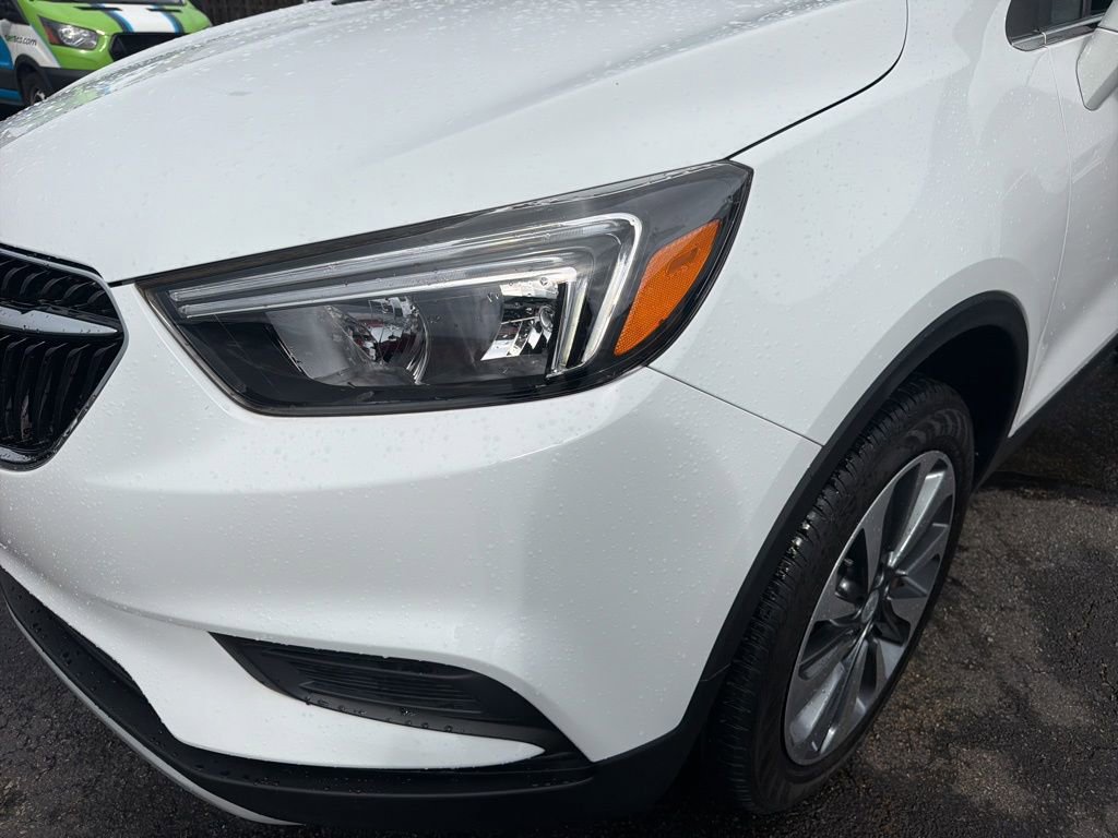 Used 2022 Buick Encore Preferred AWD/4WD image 11