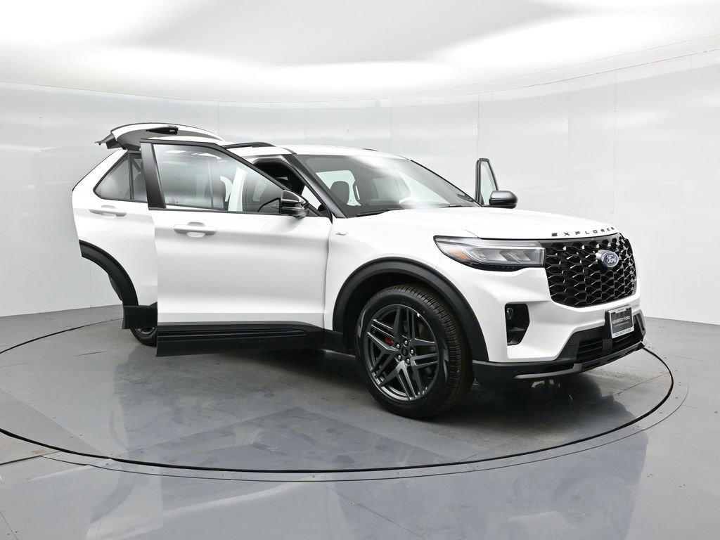 Certified 2025 Ford Explorer ST-Line w/ Premium Package image 34