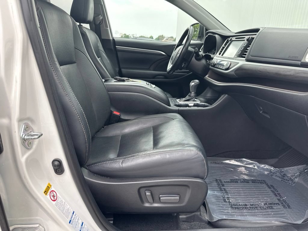 Used 2019 Toyota Highlander Limited AWD/4WD image 33