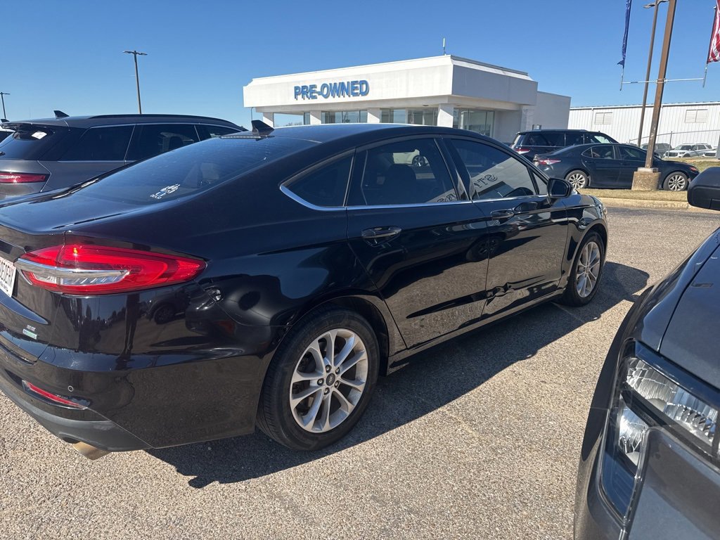 Certified 2020 Ford Fusion SE image 5