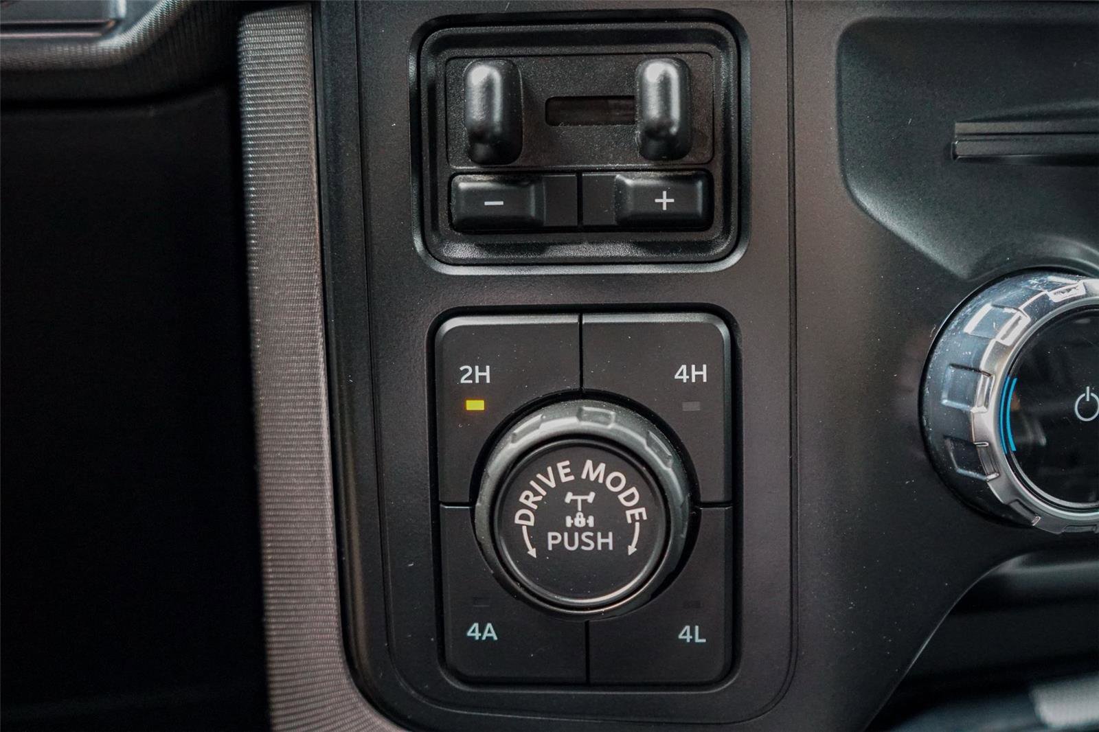 Certified 2022 Ford F150 Platinum w/ Equipment Group 701A High image 14