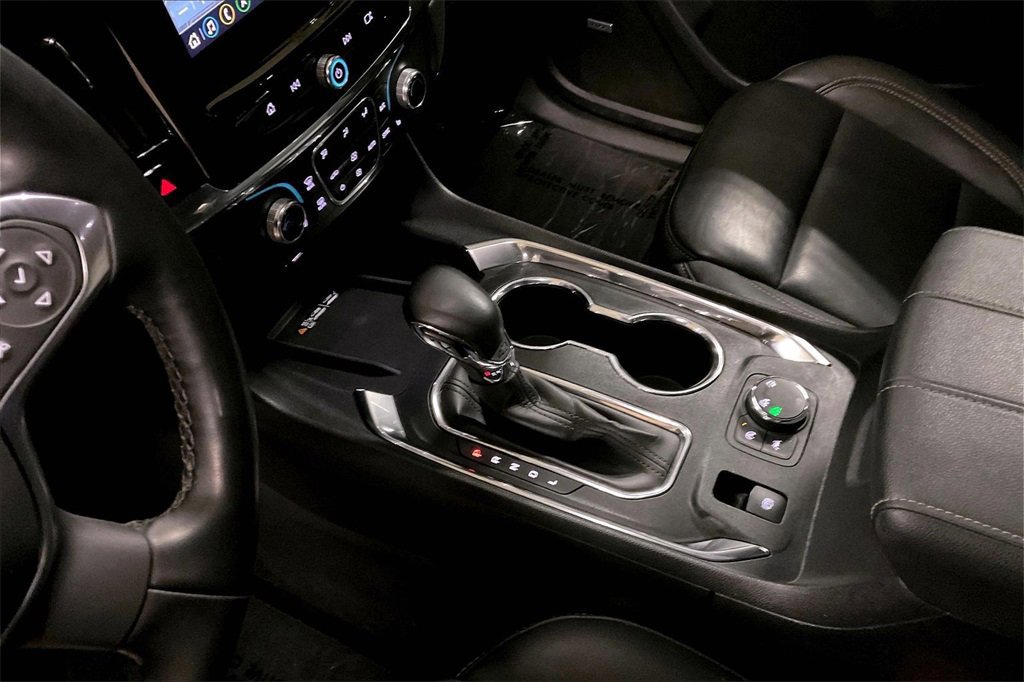 Used 2023 Chevrolet Traverse LT w/ LT Premium Package image 16