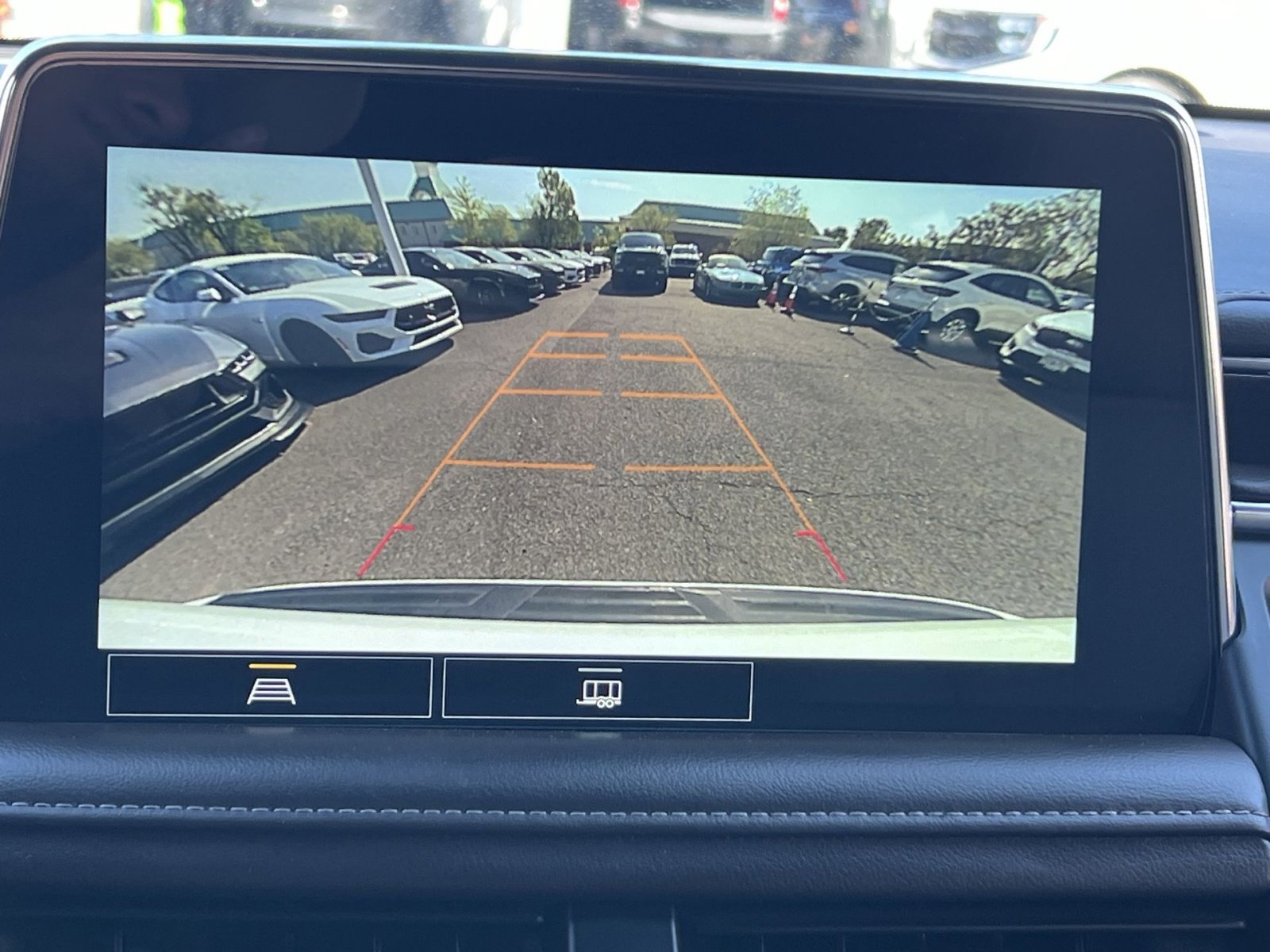 Used 2021 GMC Yukon XL SLE AWD/4WD image 27