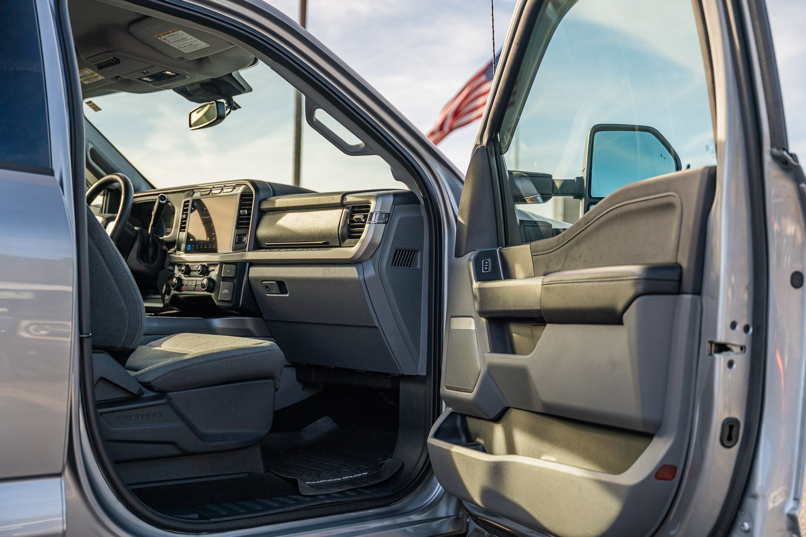 Certified 2023 Ford F250 XLT w/ XLT Premium Package image 17