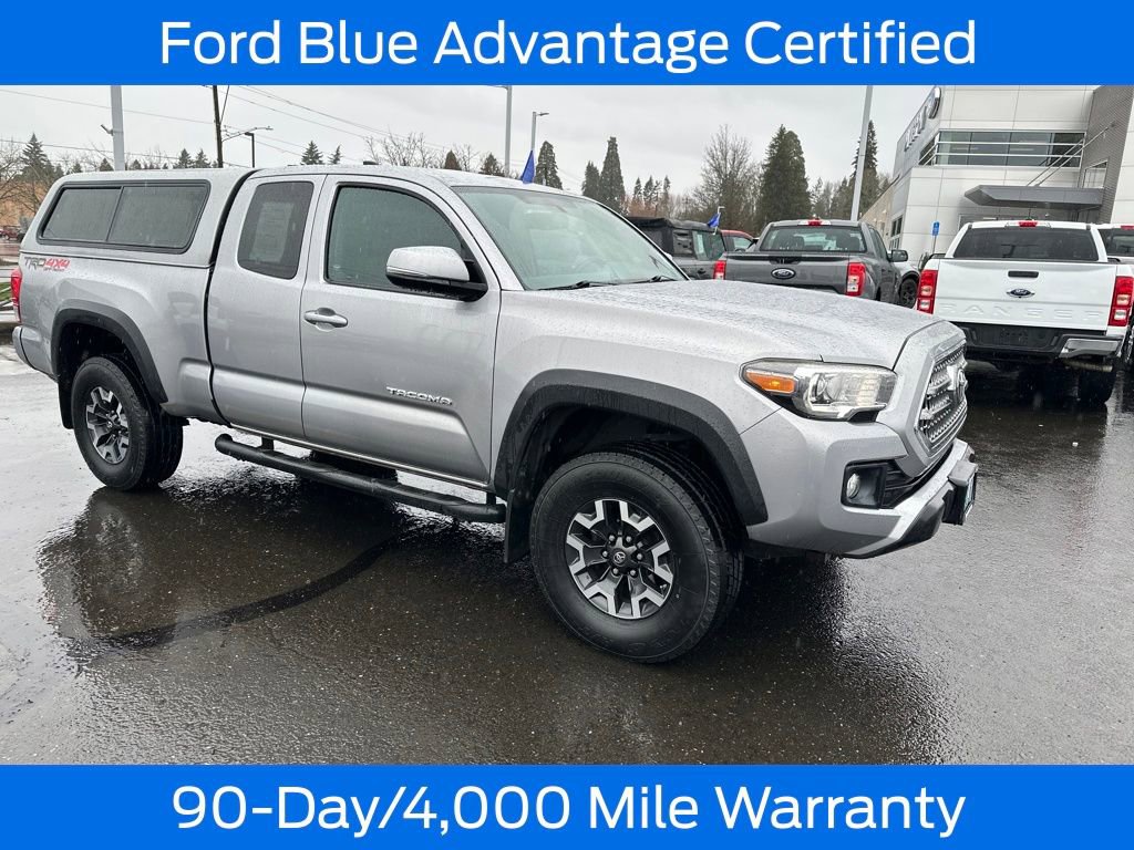 Used 2017 Toyota Tacoma TRD Off-Road image 10