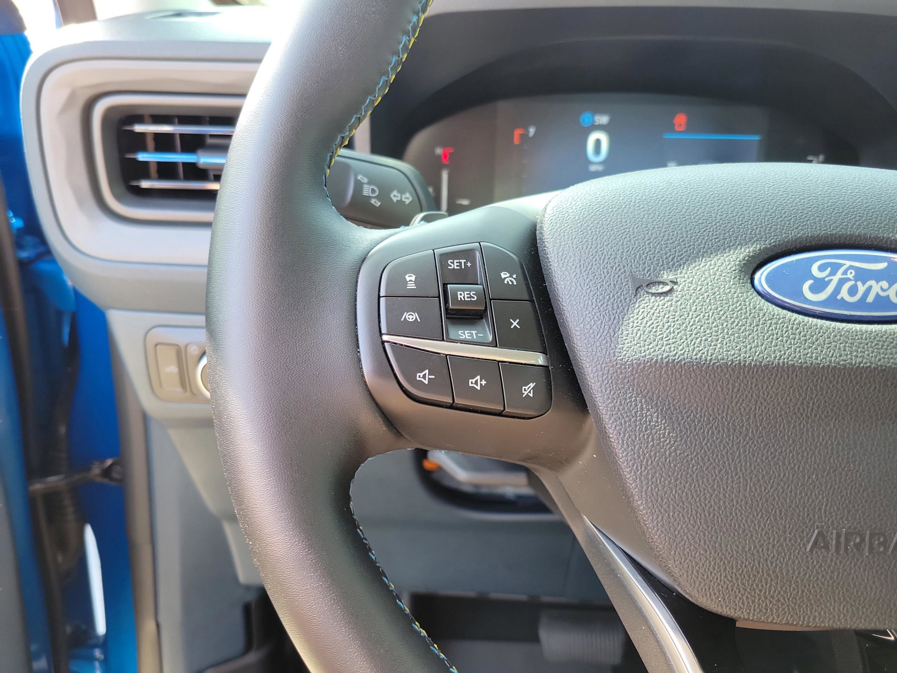 Certified 2025 Ford Maverick Lobo image 24