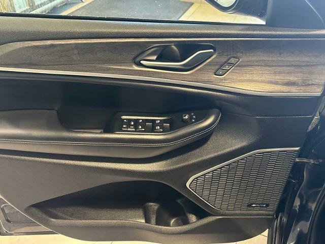 Used 2023 Jeep Grand Cherokee 4WD 4xe w/ Luxury Tech Group II image 22