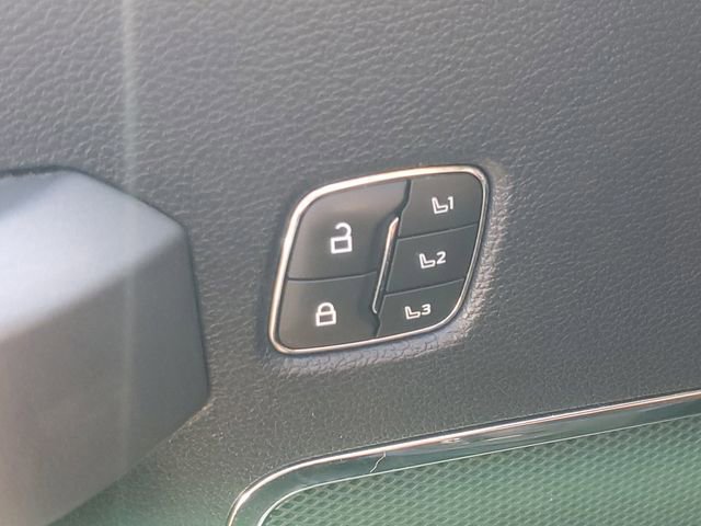Certified 2022 Ford F350 Platinum AWD/4WD image 11