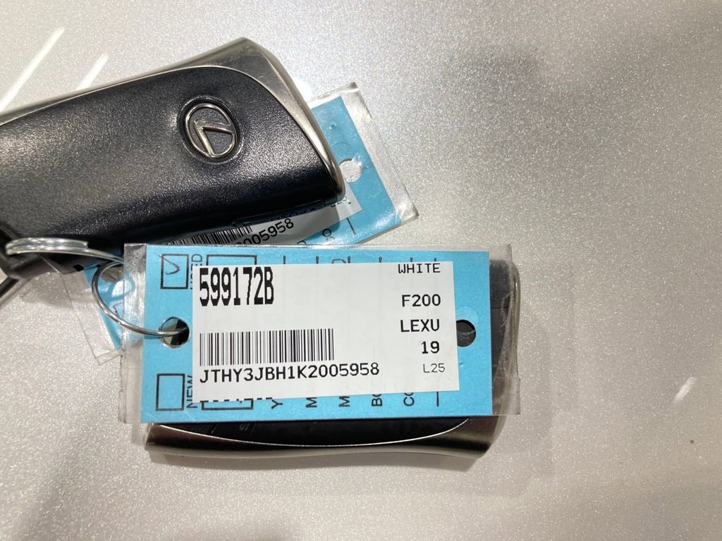 Used 2019 Lexus UX 200 image 31