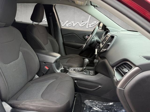 Used 2019 Jeep Cherokee Latitude w/ Popular Appearance Group image 24