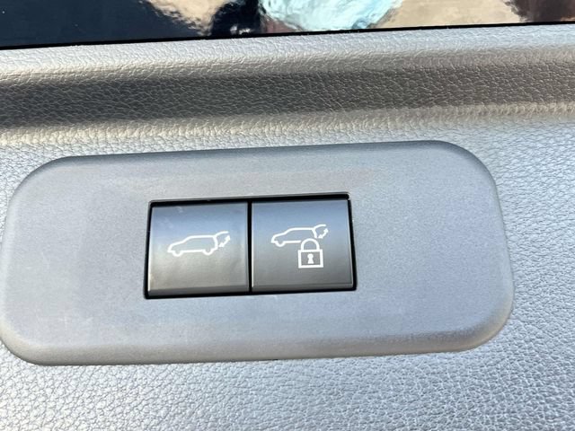 Used 2025 Toyota Grand Highlander AWD image 12