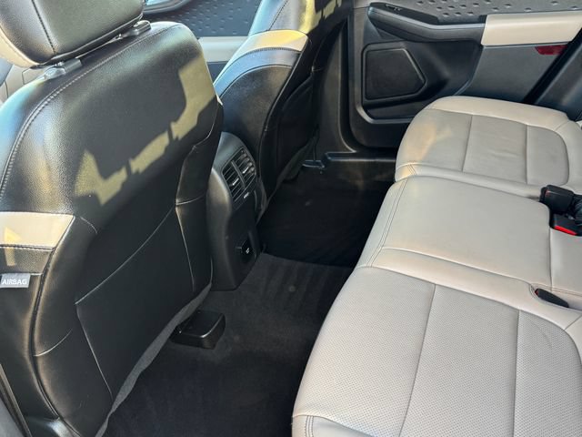 Certified 2020 Ford Escape Titanium w/ Titanium Premium Package 2.0 AWD/4WD image 17