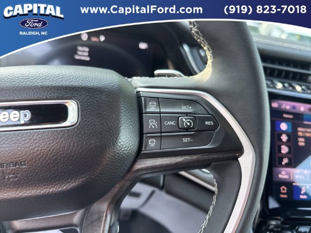 Used 2025 Jeep Grand Cherokee L Limited w/ Black Appearance Package AWD/4WD image 24