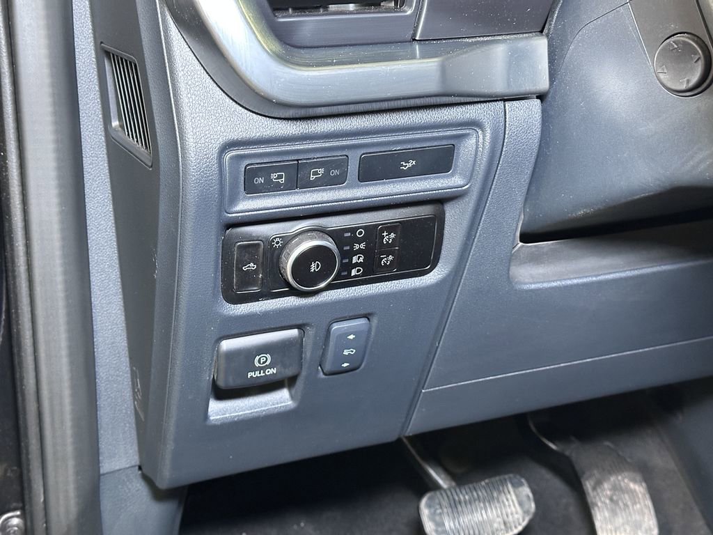 Certified 2023 Ford F150 Lariat w/ Equipment Group 502A High image 28