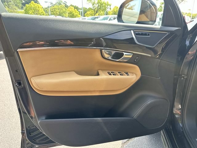 Used 2018 Volvo XC90 T6 Momentum w/ Convenience Package AWD/4WD image 17
