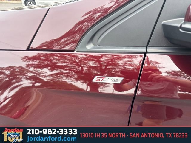 Certified 2023 Ford Edge ST-Line AWD/4WD image 5