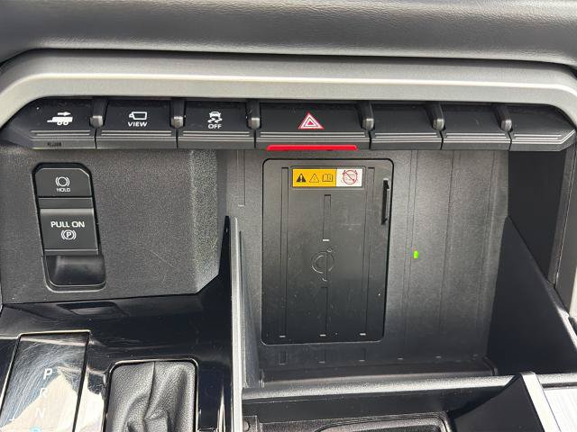 Used 2024 Toyota Tundra Platinum AWD/4WD image 36