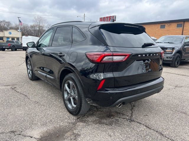 Certified 2023 Ford Escape ST-Line Select w/ Tech Pack #2 image 4