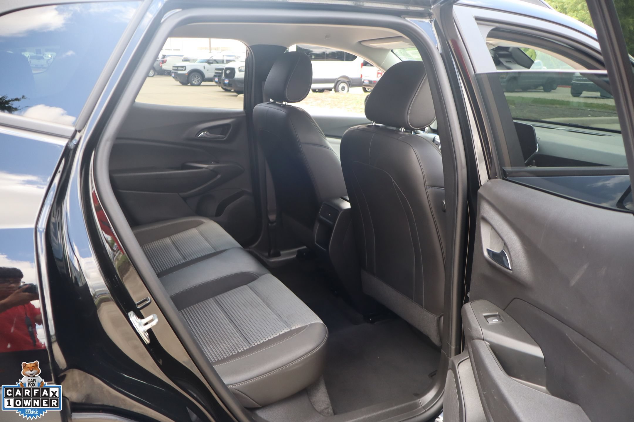 Used 2025 Chevrolet Trax LT w/ LT Convenience Package FWD image 28