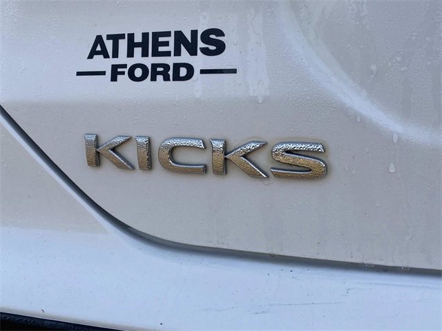 Used 2021 Nissan Kicks S image 9