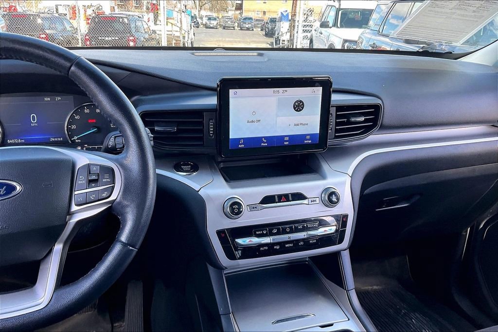 Certified 2022 Ford Explorer XLT w/ Class IV Trailer Tow Package image 5