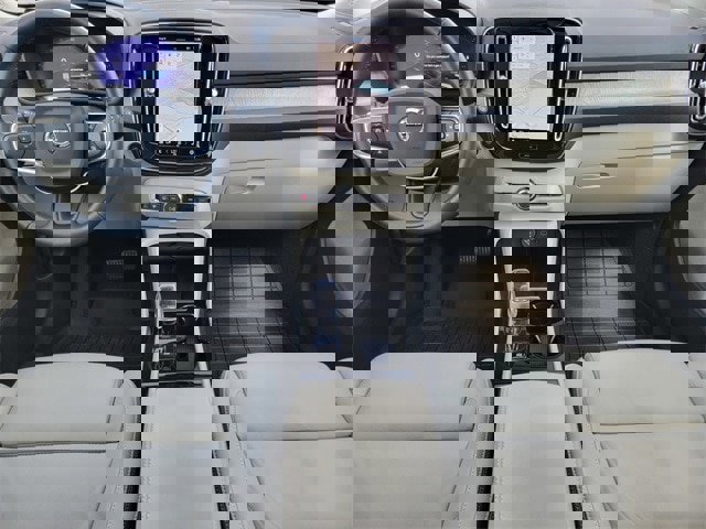 Used 2023 Volvo XC40 B5 Ultimate w/ Protection Package Premier image 26