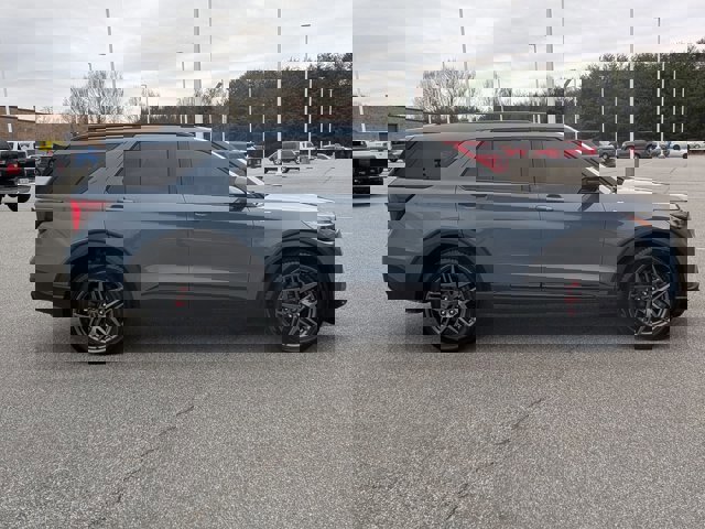 Certified 2025 Ford Explorer ST-Line w/ Premium Package image 6