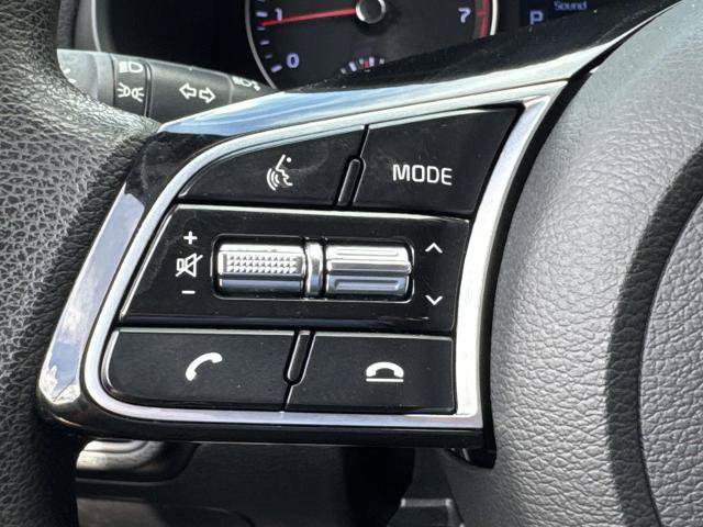 Used 2020 Kia Forte LXS FWD image 25