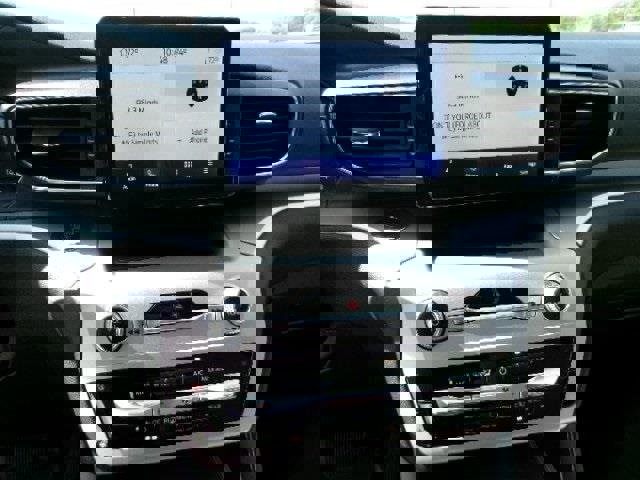 Certified 2022 Ford Explorer XLT w/ Equipment Group 202A image 9