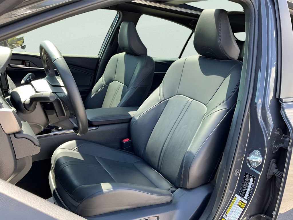 Used 2025 Toyota Camry XSE FWD image 30