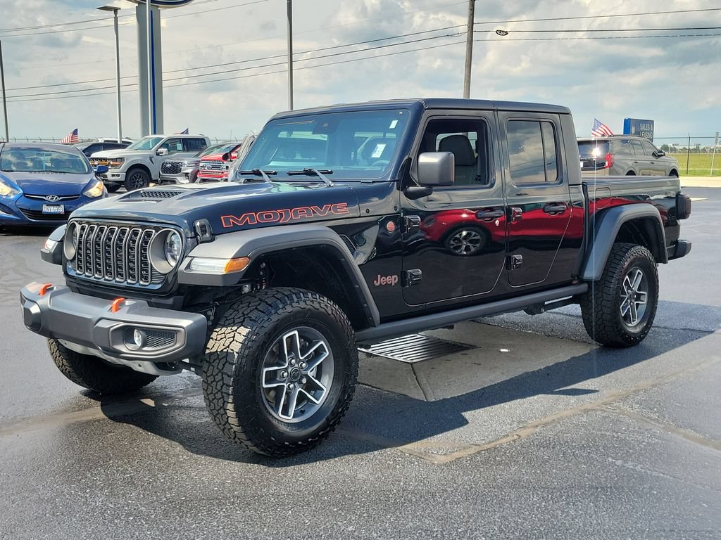 Used 2025 Jeep Gladiator Mojave w/ Convenience Group AWD/4WD image 8