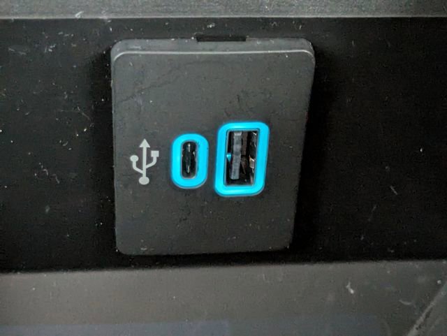 Certified 2025 Ford F350 Lariat w/ FX4 Off-Road Package image 22