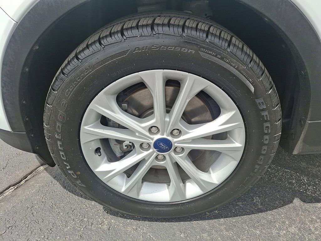 Certified 2017 Ford Escape SE AWD/4WD image 8