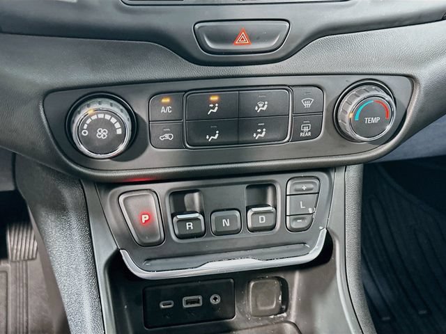 Used 2021 GMC Terrain SLE w/ Elevation Edition AWD/4WD image 25