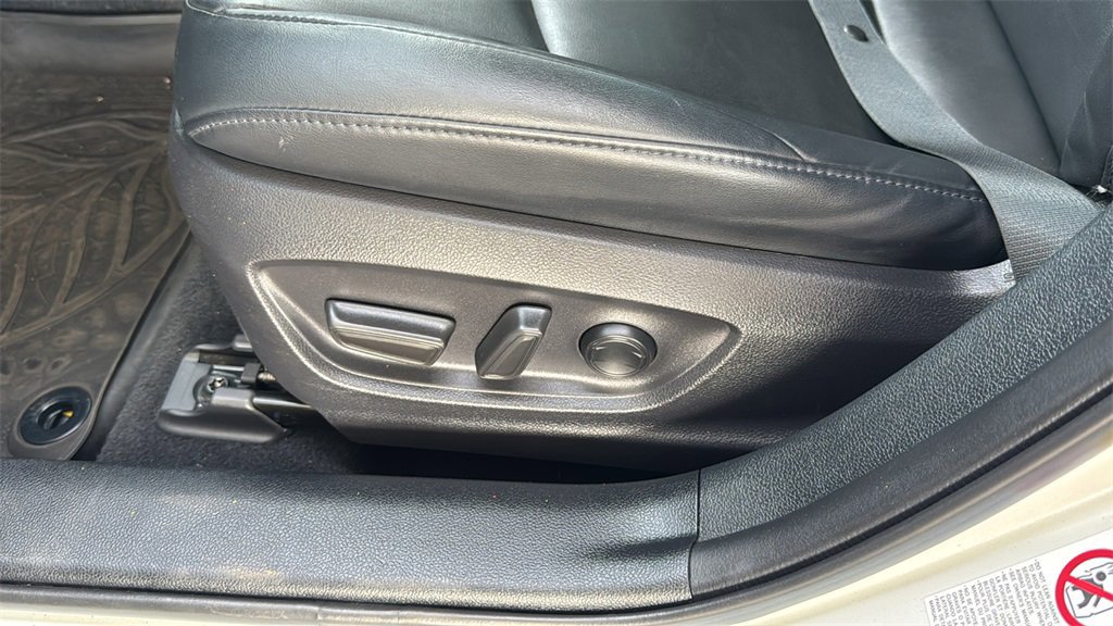 Used 2019 Toyota Prius Prime Premium image 21